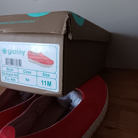 GLOLILY Elle Starburst Perf/ Walking Shoes Slip-On Red Size: 11 M NWB - Picture 11 of 11